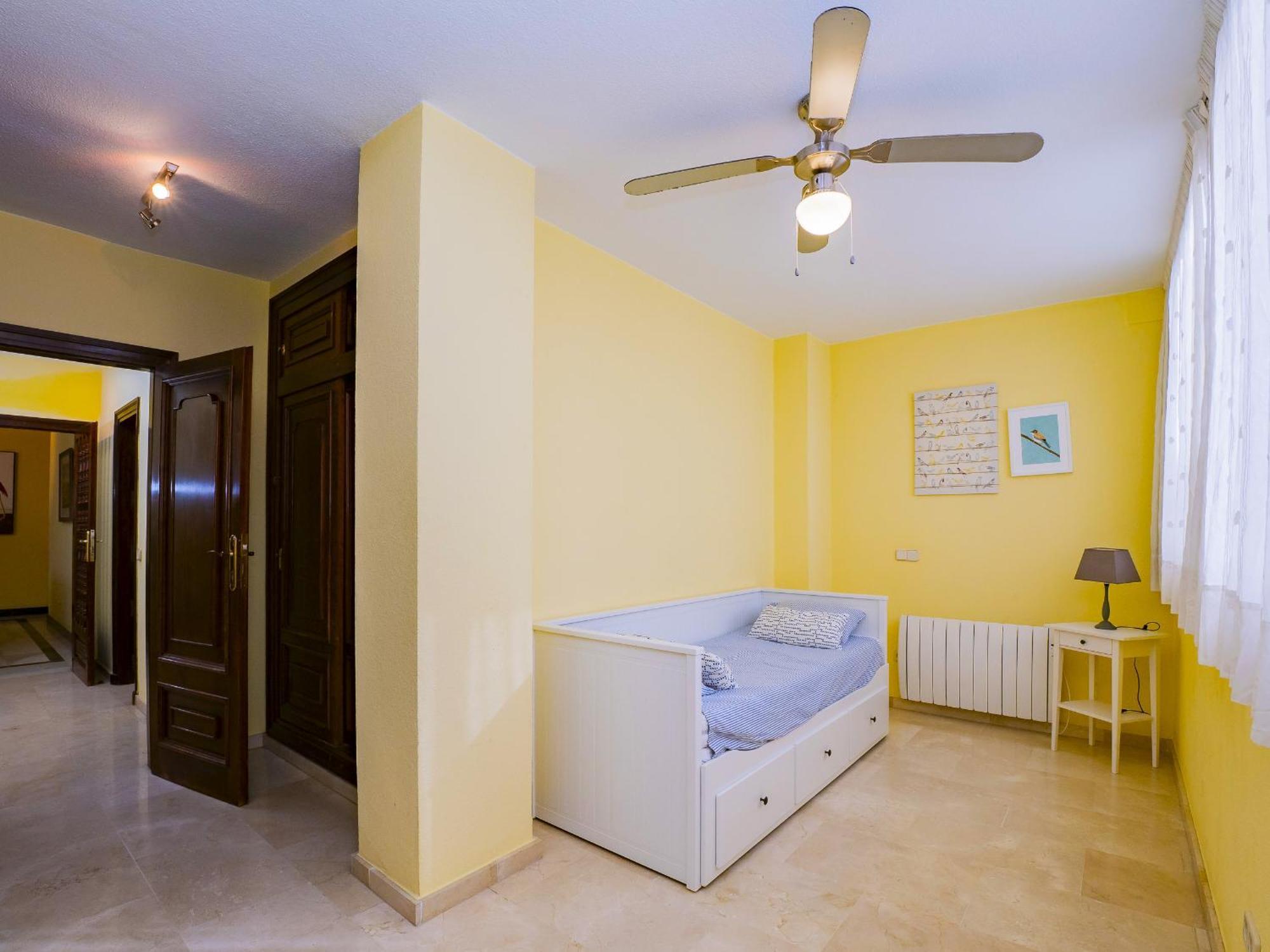 Cubo's Mayoral Front Line Apartamento