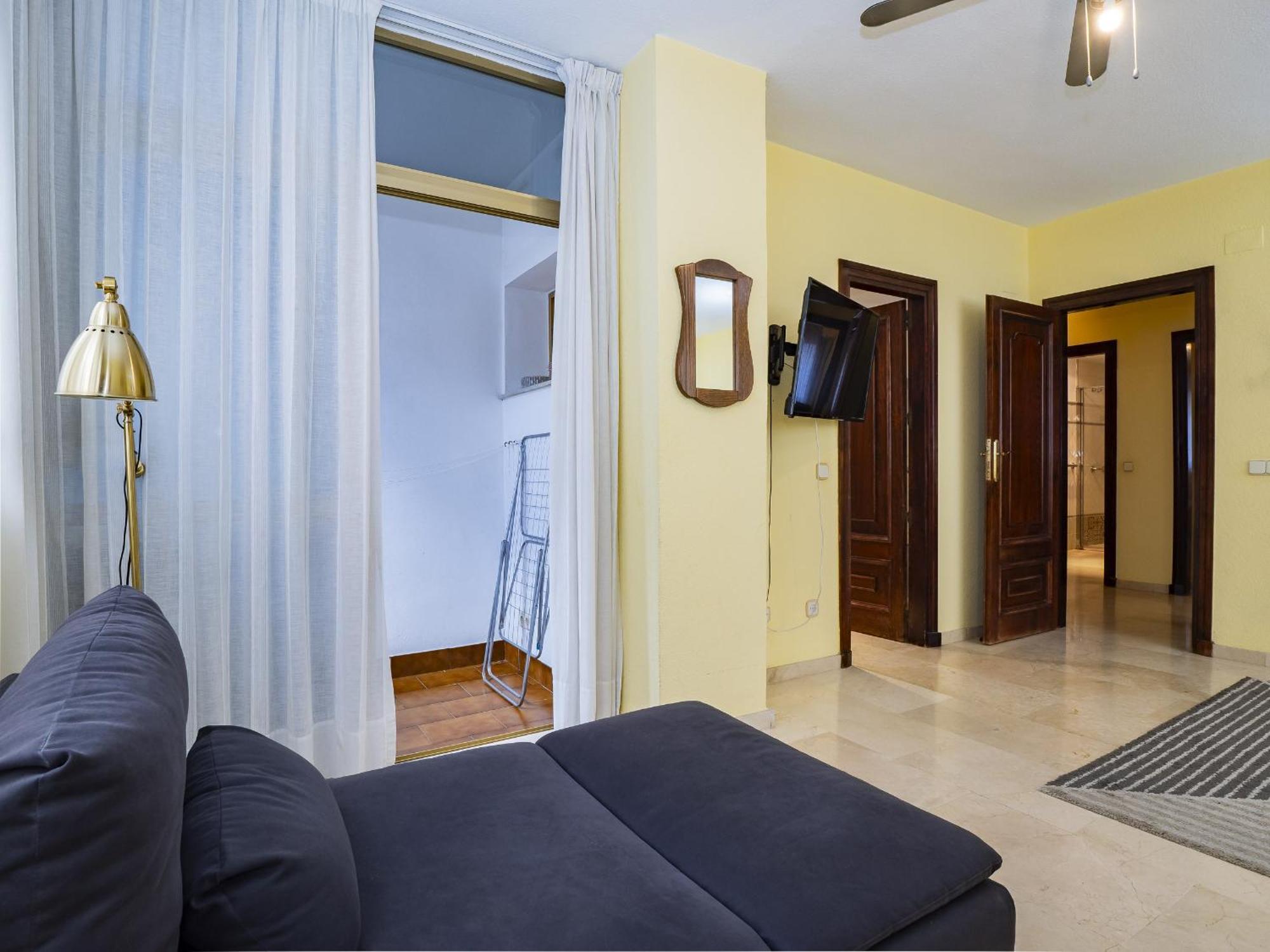 Cubo's Mayoral Front Line Apartment *