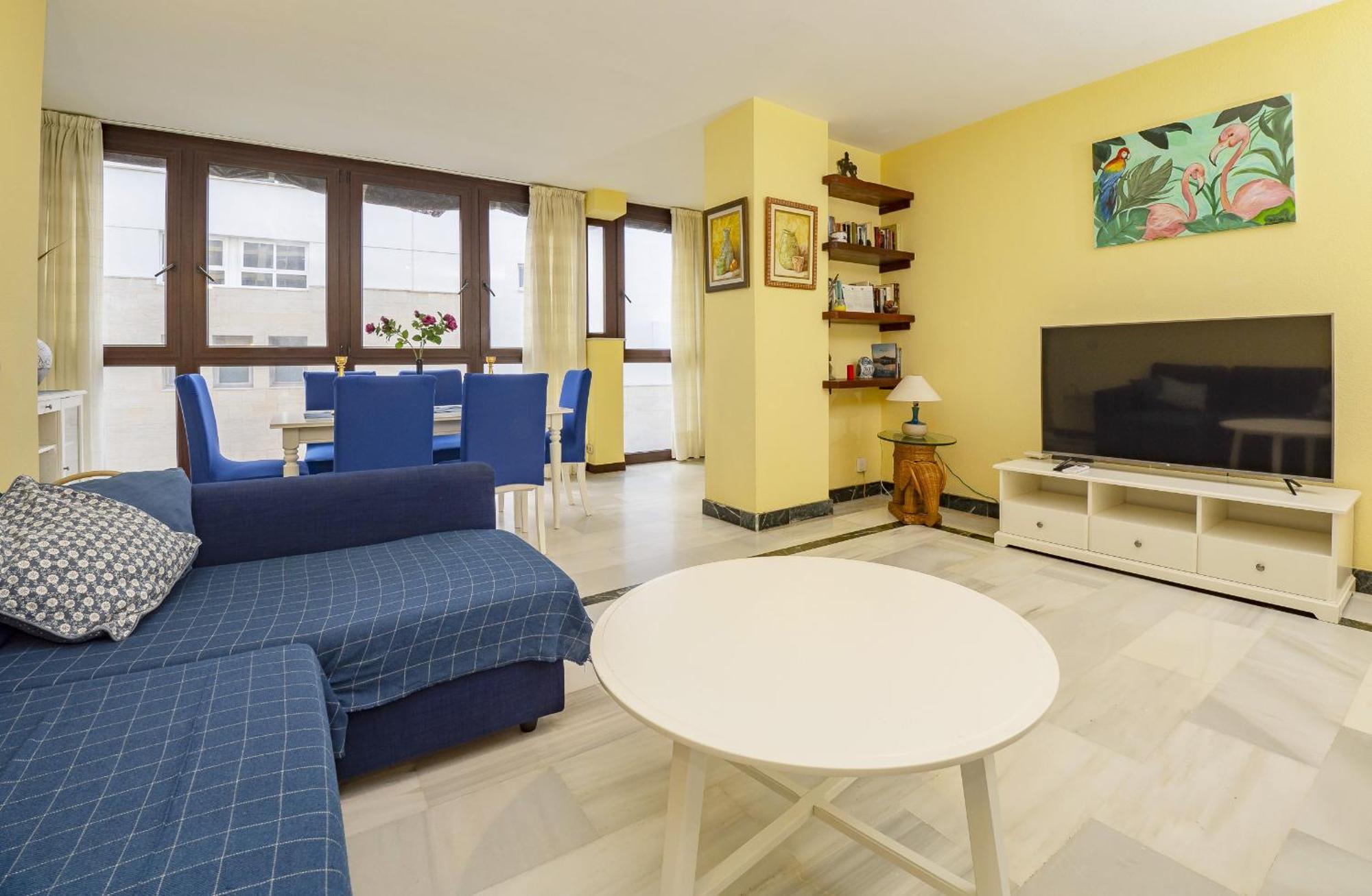 Cubo's Mayoral Front Line Apartment *